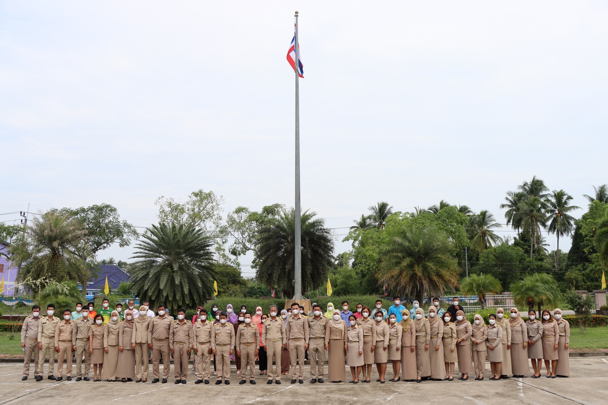 กิจกรรมเข้าแถวเคารพธงชาติและร้องเพลงชาติไทย เนื่องในวันพระราชทานธงชาติไทย ประจำปี 2566