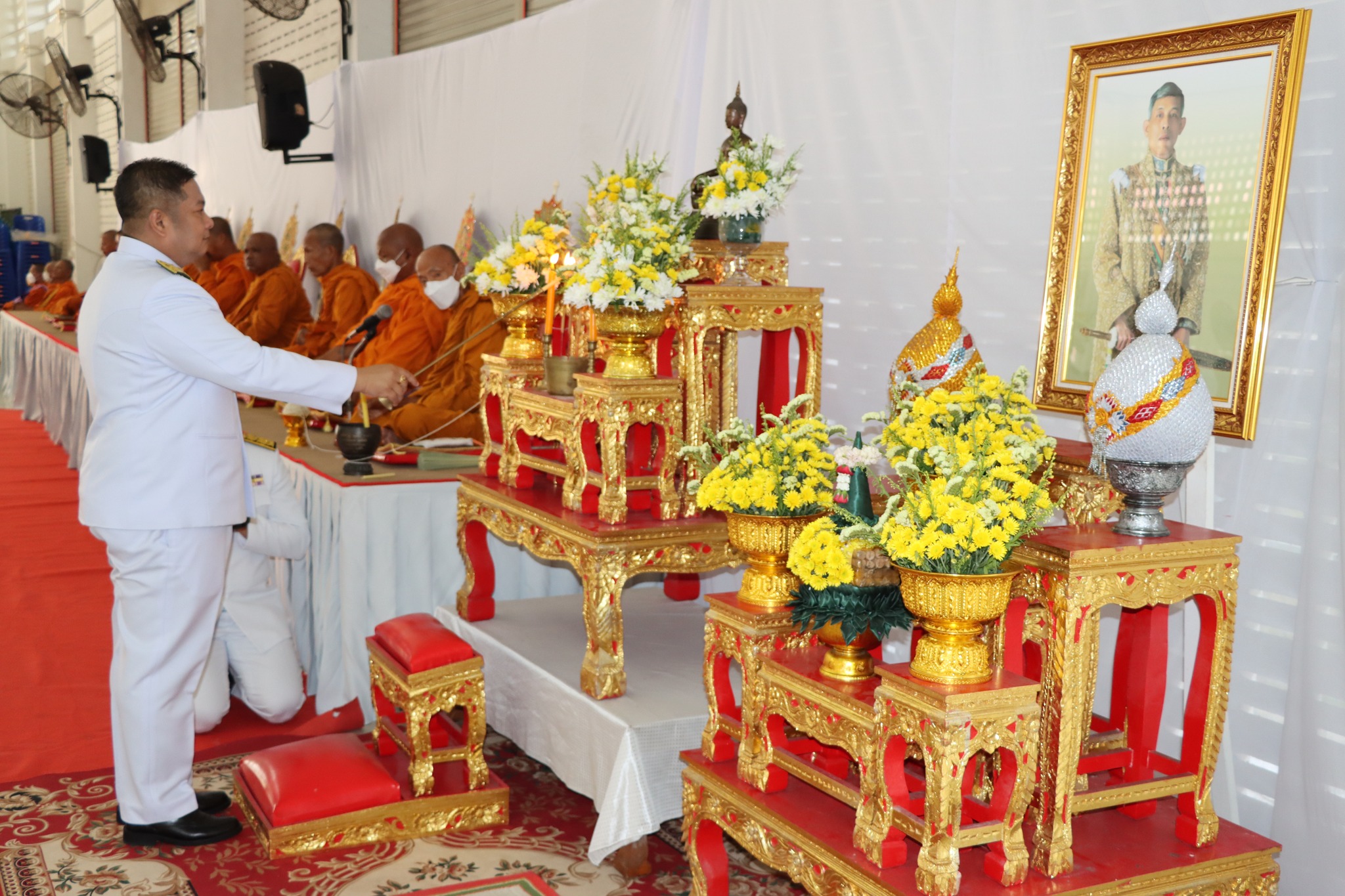 ร่วมพิธีทำบุญตักบาตร ข้าวสาร อาหารแห้งแด่พระภิกษุสงฆ์ ถวายเป็นพระราชกุศล เนื่องในโอกาสวันเฉลิมพระชนมพรรษา ๖ รอบ ๒๘ กรกฎาคม ๒๕๖๗