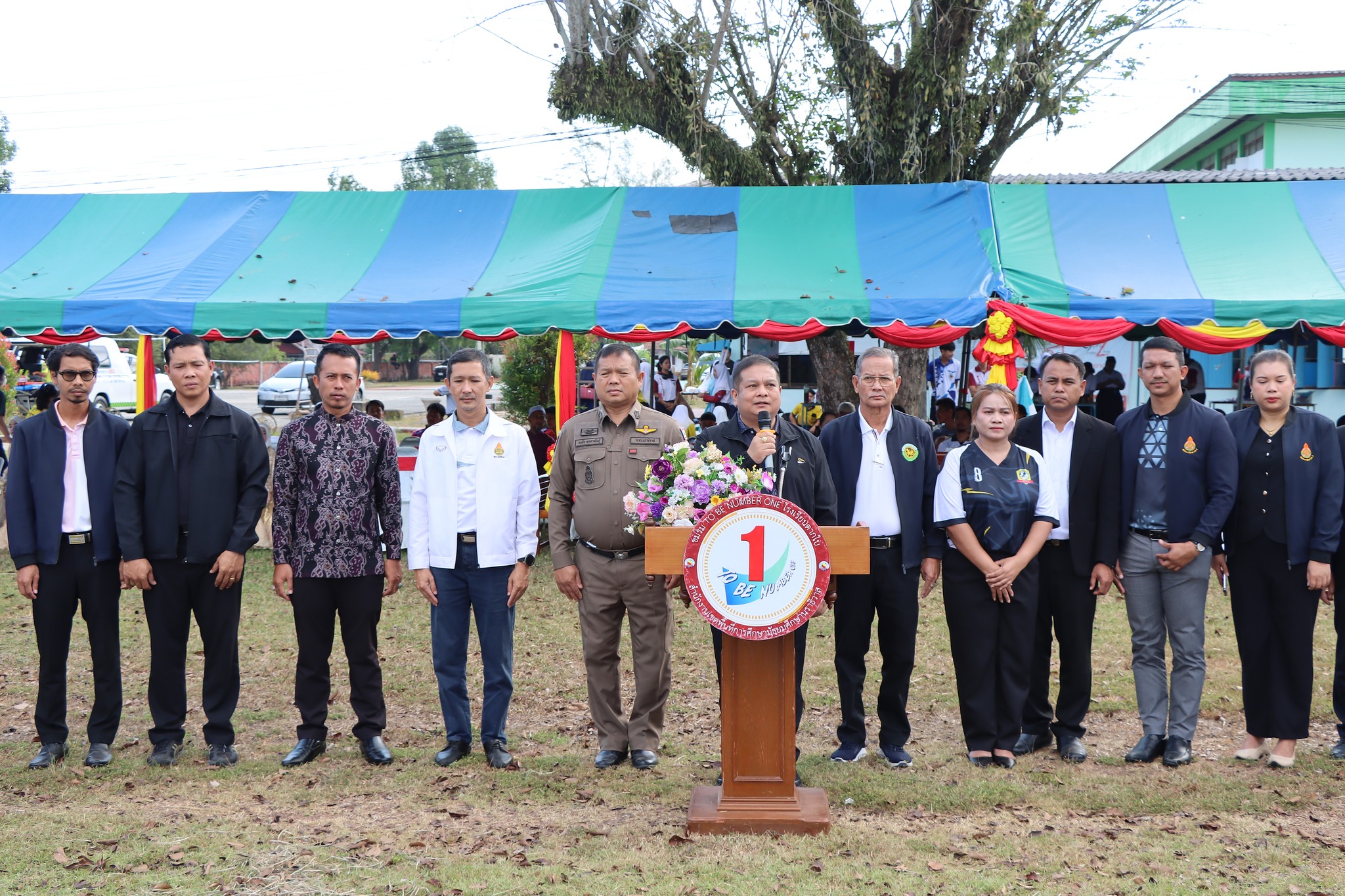 ร่วมเป็นเกียรติพิธีเปิดการแข่งขันฟุตบอล 7 คน เพื่อเชื่อมความสัมพันธ์ระหว่างโรงเรียนมัธยมศึกษาและโรงเรียนเครือข่ายประถมศึกษาในเขตพื้นที่อำเภอตากใบ